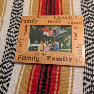 Malden “Family” Wooden Picture Frame 4x6 – Tabletop Display